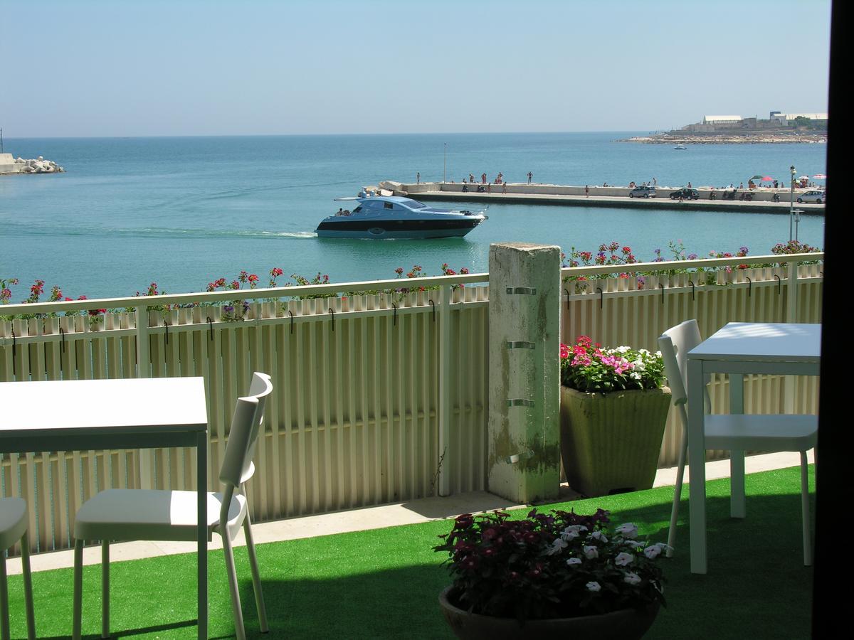 B&B La Baia Sea Rooms Bisceglie Ngoại thất bức ảnh